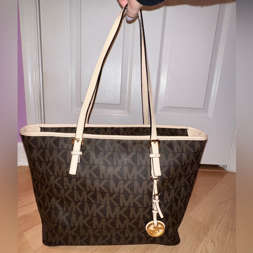 Michael Kors Bag In Pristine Condition. - image 2